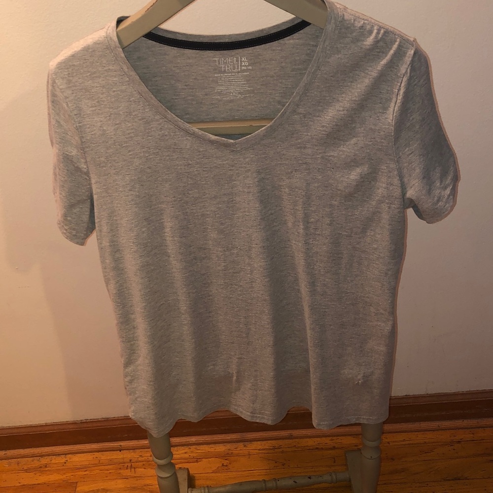 Time and Tru Light Heather Gray V-Neck Tee